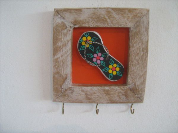 quadro de chinelinho porta chave